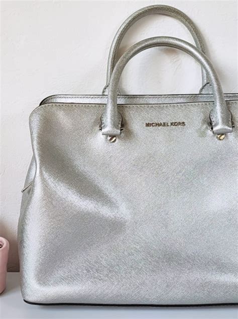 bolsa michael kors plateada|Michael Kors carmen.